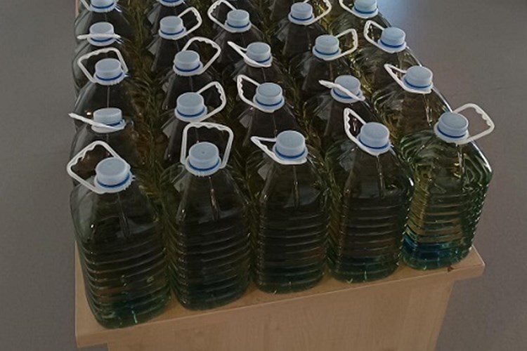 Vozač iz BiH ´zaboravio´ prijaviti 200 litara rakije